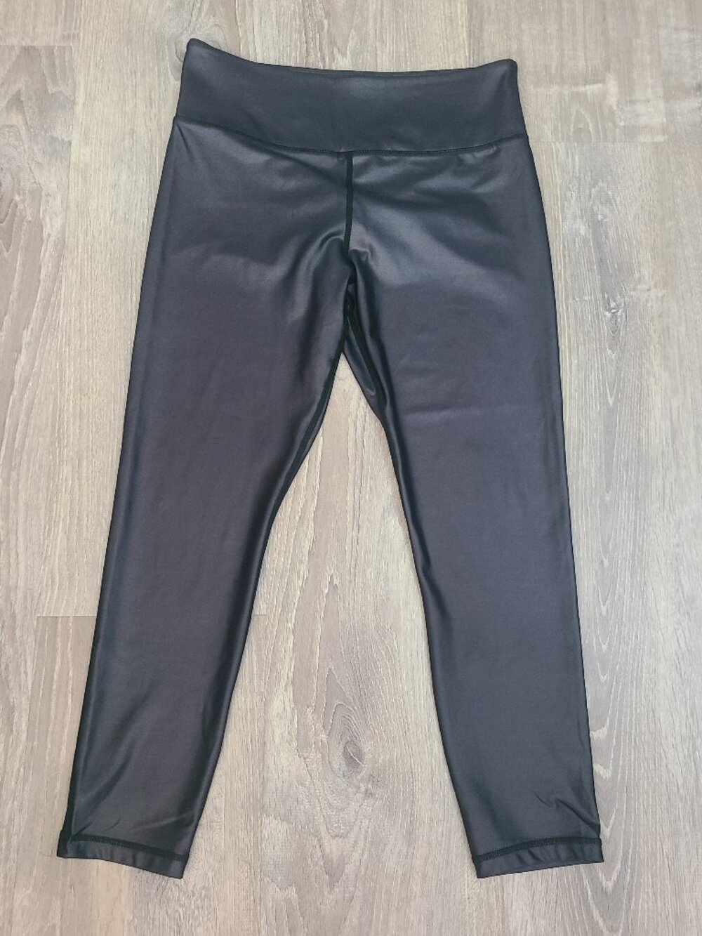 Zyia Active Black Metallic Light n Tight High Rise Shiny Capri Leggings Sz 14/16